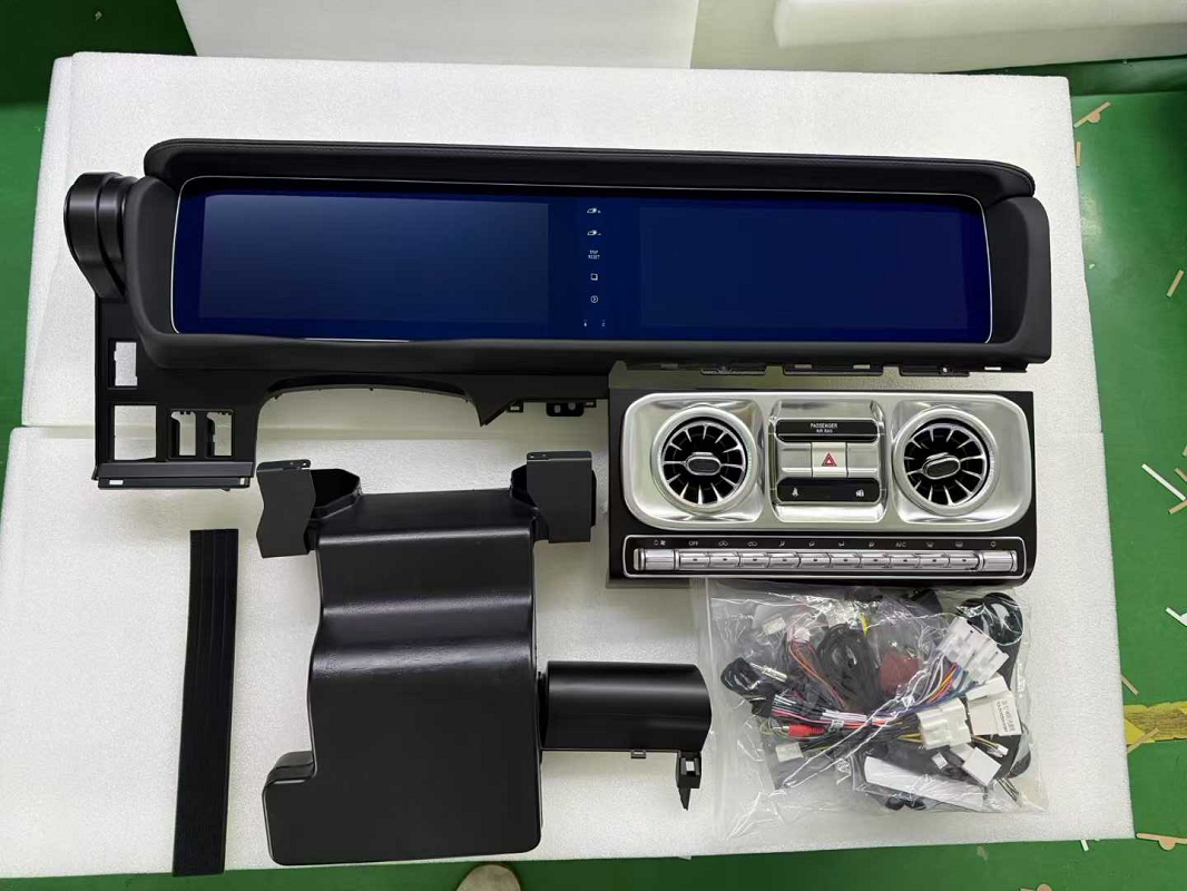 24.6 Inch Android Screen Car Stereo Radio Player with Navigation for Land Cruiser FJ Upgraded to Benz G-Class