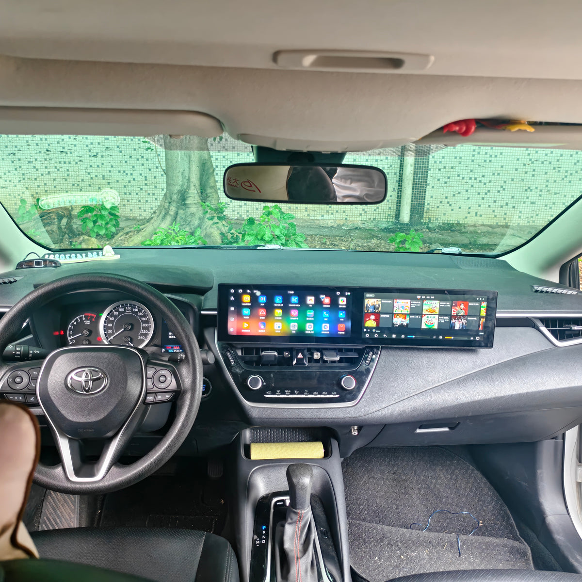 12.3-inch Android Dual-Screen Multimedia Car DVD Player for Toyota Corolla / Frontlander (2019–2025)