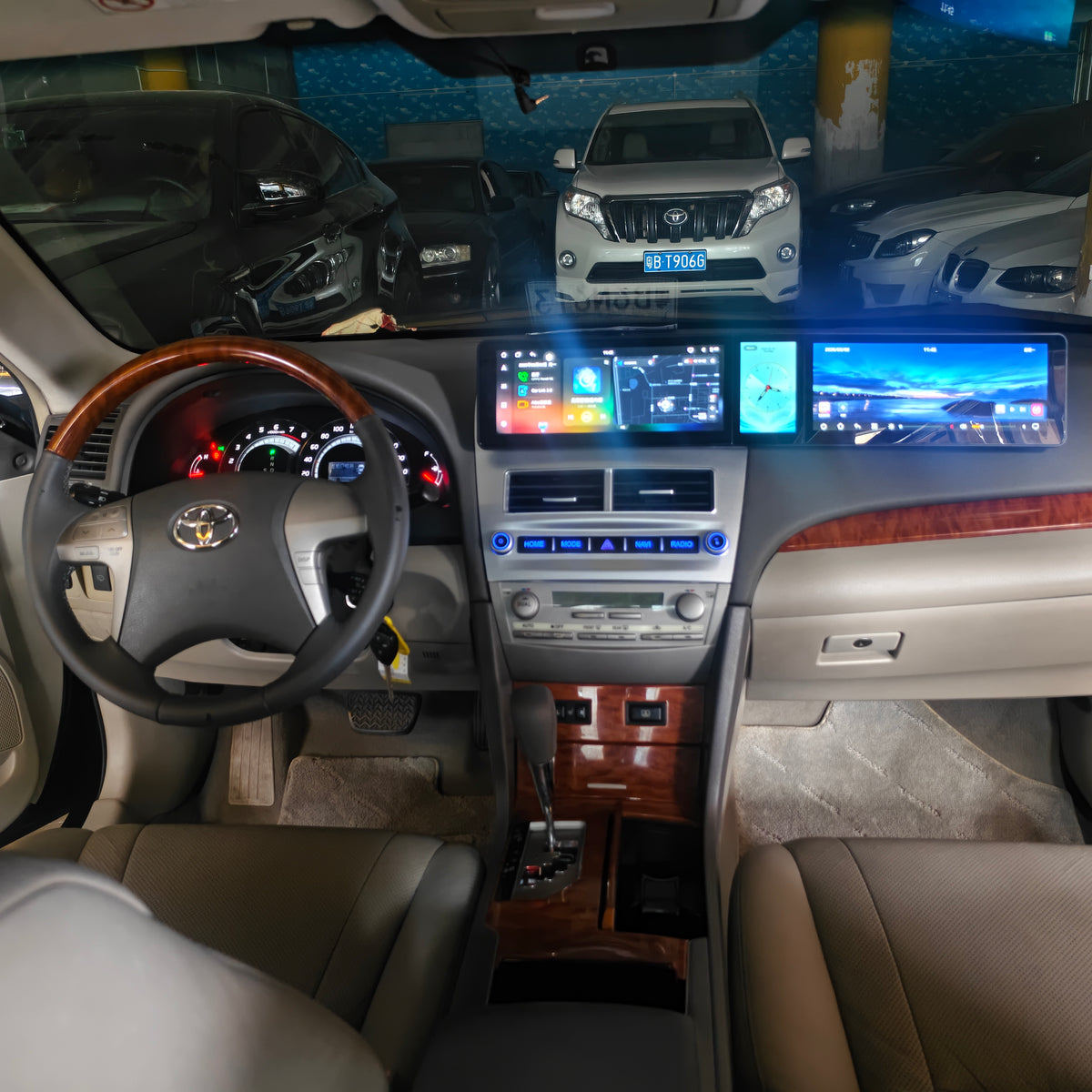 10.25-inchTriple-screen Android Car DVD Playerand Multimedia Radio for Toyota Camry XV40 (6th Generation) 2006–2011
