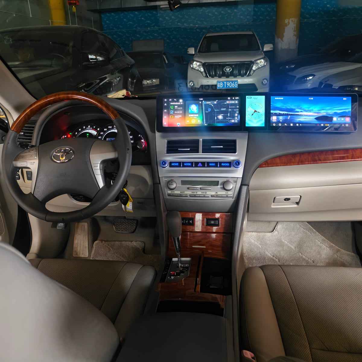 10.25-inchTriple-screen Android Car DVD Playerand Multimedia Radio for Toyota Camry XV40 (6th Generation) 2006–2011