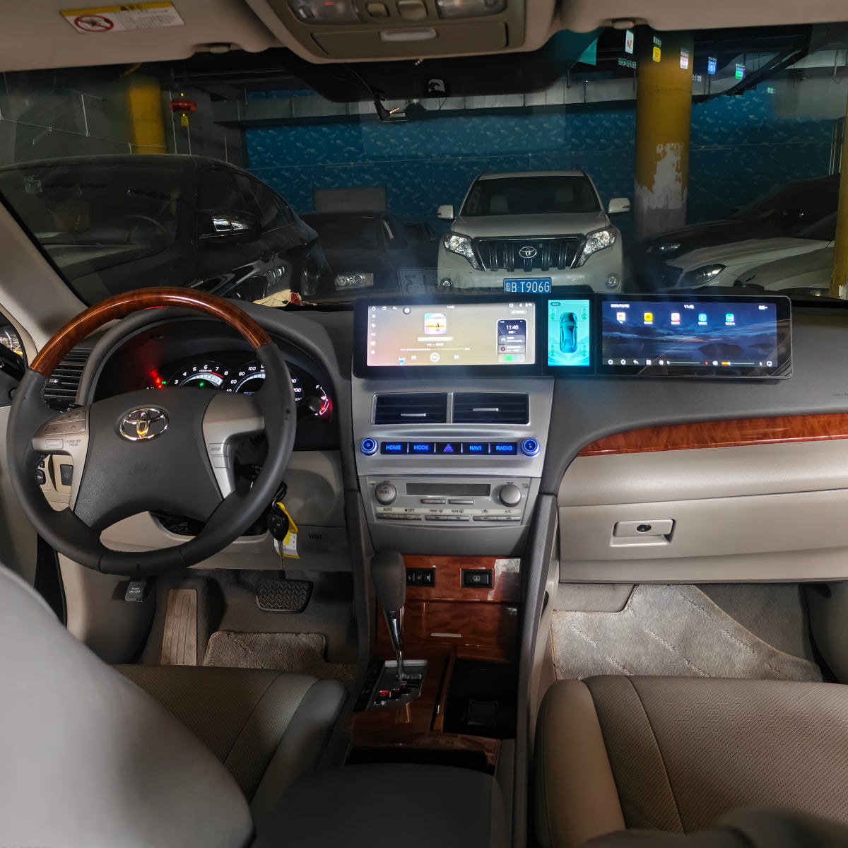 10.25-inchTriple-screen Android Car DVD Playerand Multimedia Radio for Toyota Camry XV40 (6th Generation) 2006–2011